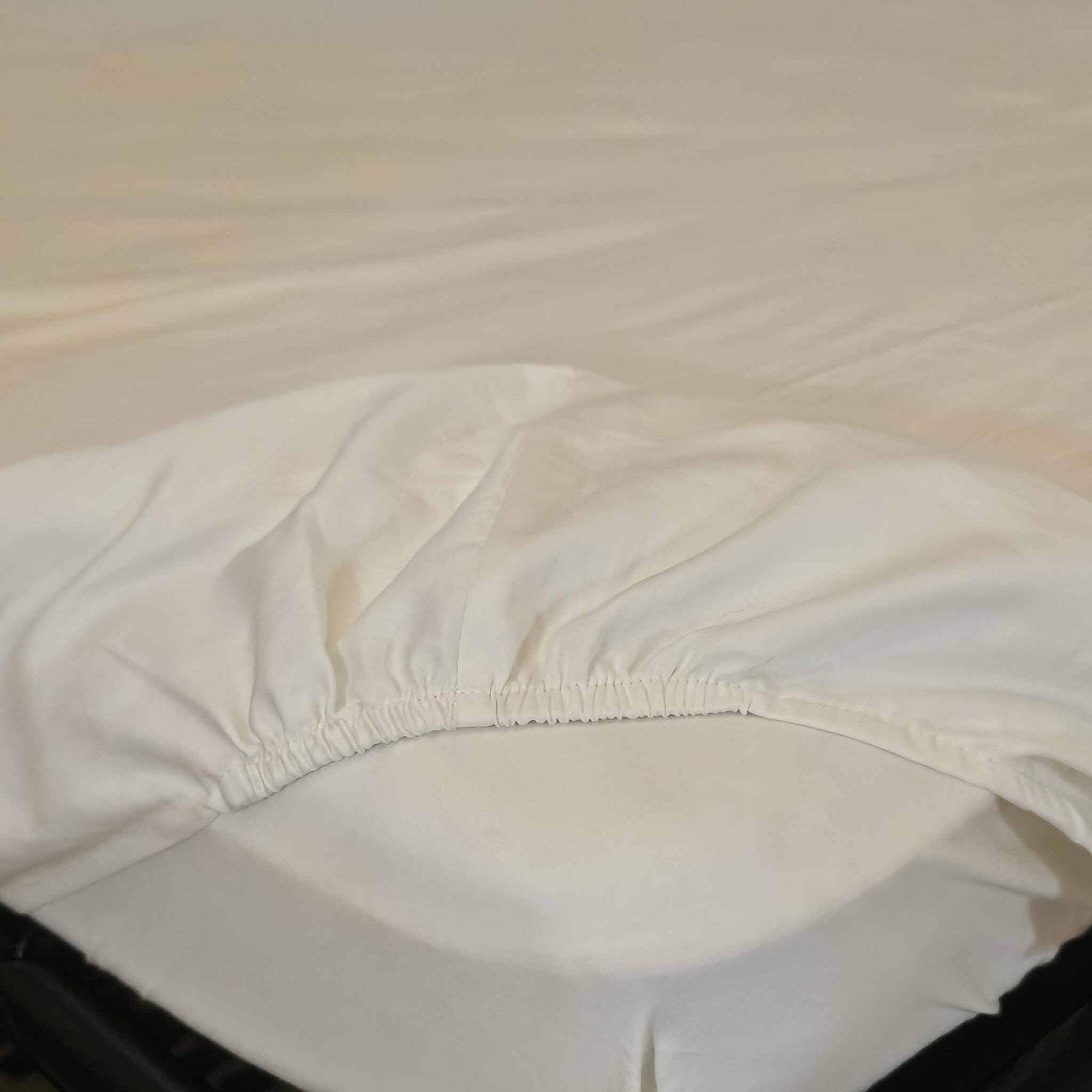 sofa sleeper top sheet with fitted corners. No slip