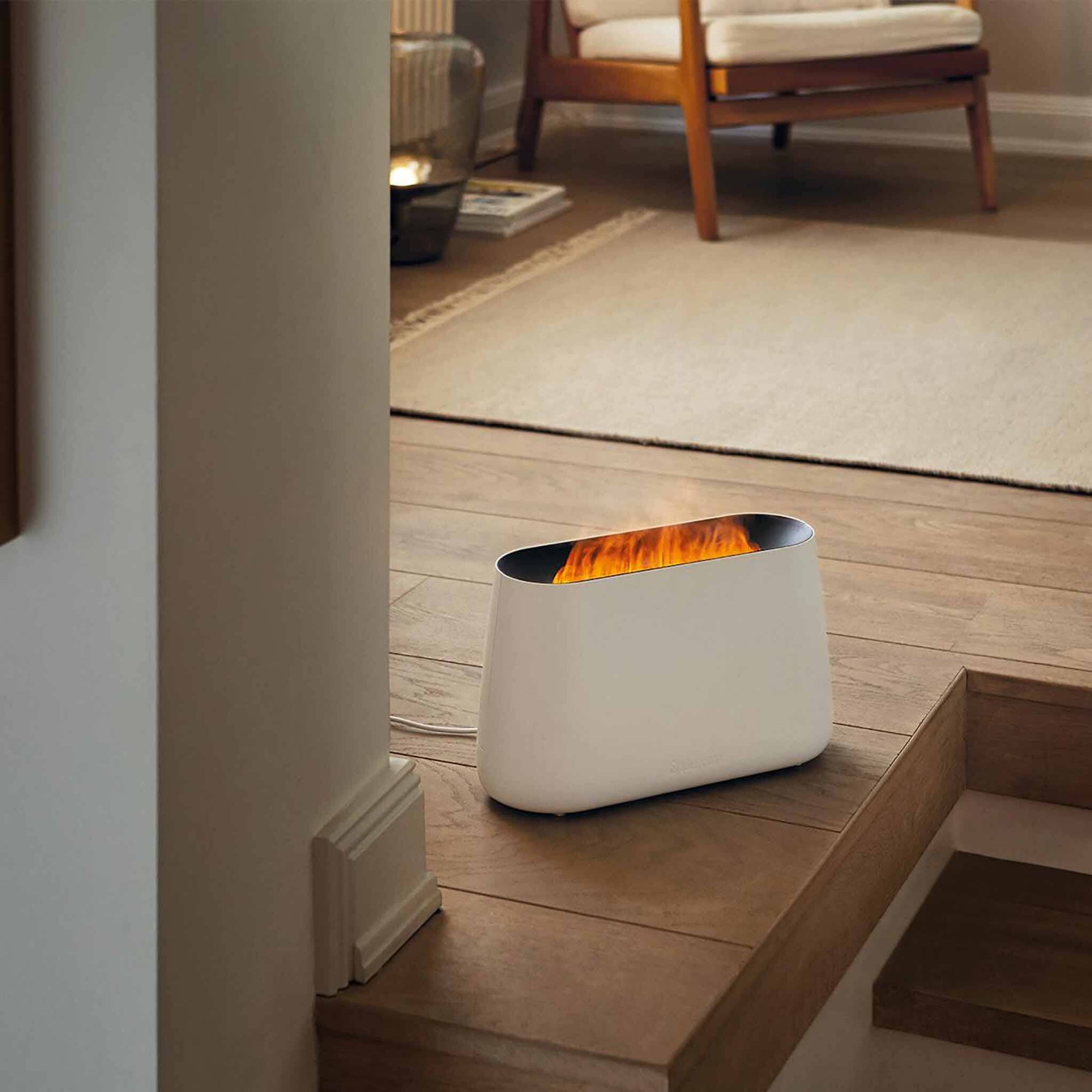 Ben is an air humidifier, aroma diffuser, and fireplace effect in one.
